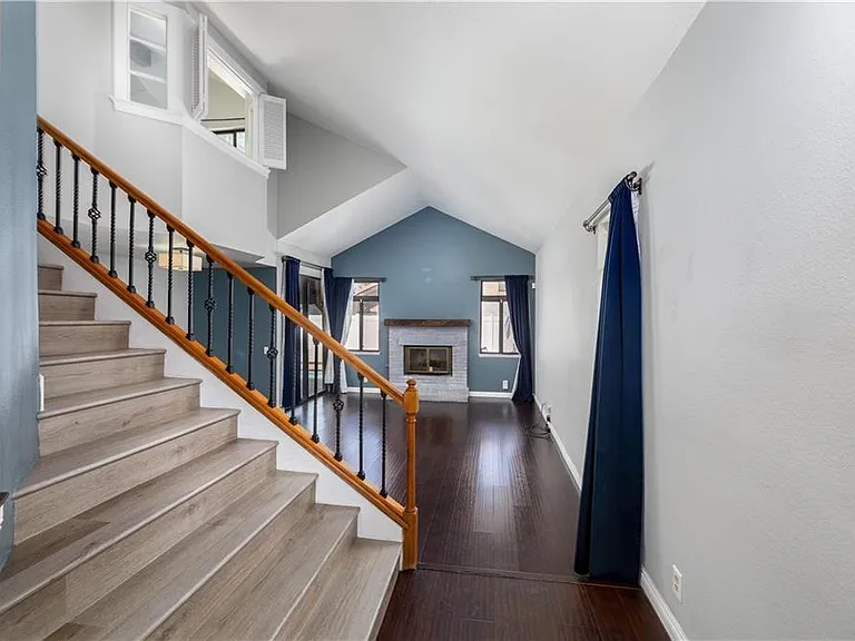 7492 Brookside Rd — Photo 3