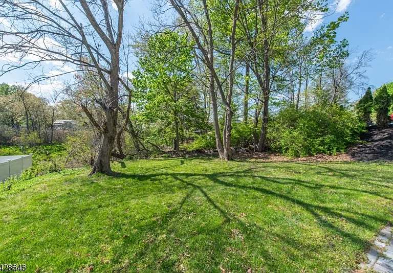 537 Dell Rd — Photo 22