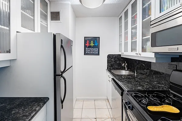 Rented by Corcoran | media 5