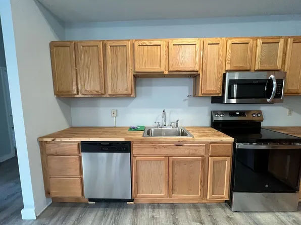 16 Park St #24, Springfield, VT 05156