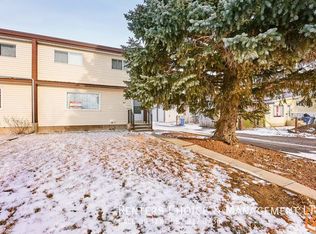 809 7a Ave N, Lethbridge, AB T1H0Z7