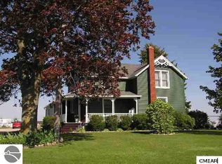 10862 N Dean Rd, Saint Louis, MI 48880