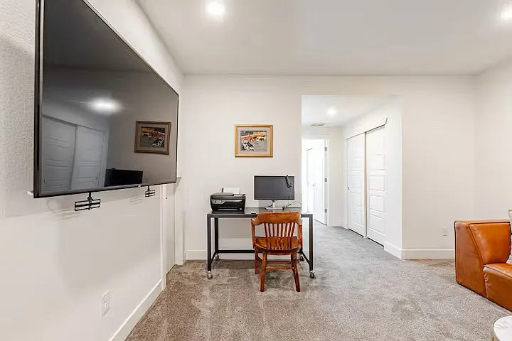 2824 W Parkside Pl — Photo 5