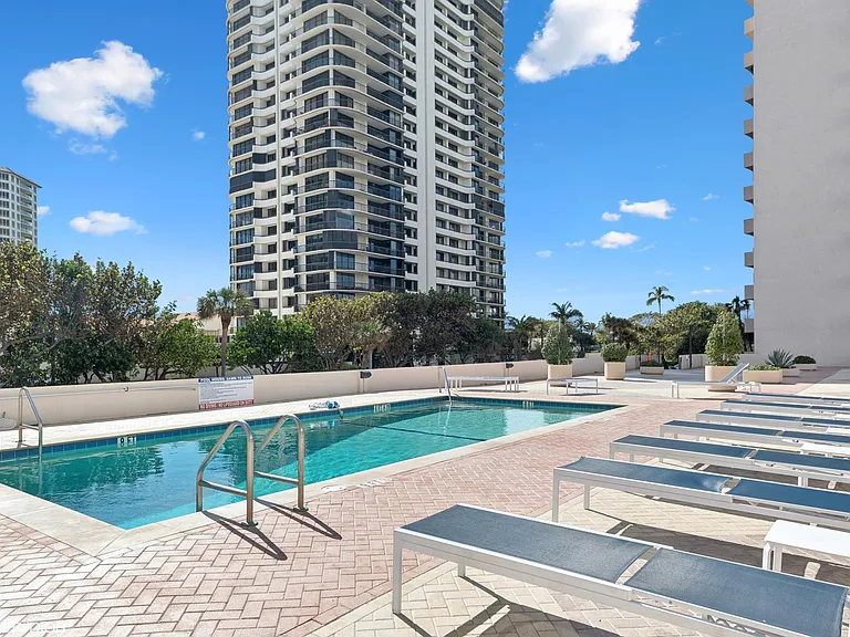 4200 N Ocean Dr #1-902 — Photo 24