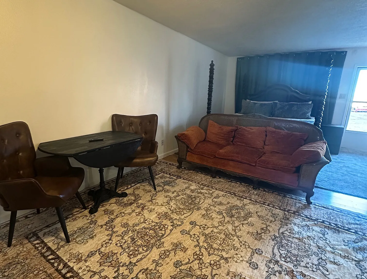 Lakeside Studio Furnished or Unfurnished — Photo 4