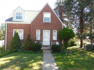 5673 Willow Terrace Dr, Bethel Park, PA 15102