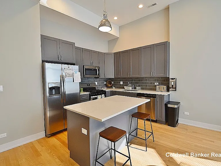 2226 W Warren 1st Fl #1ST FL — Photo 4