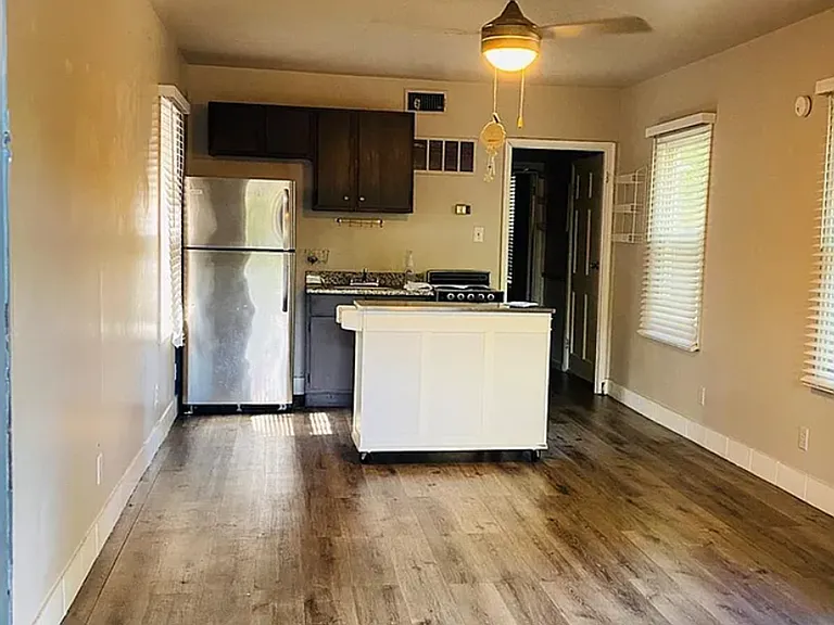 1117 W Tucker Blvd — Photo 9