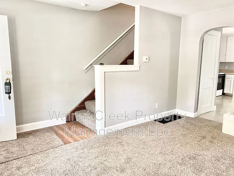 1911 E 34th St — Photo 5