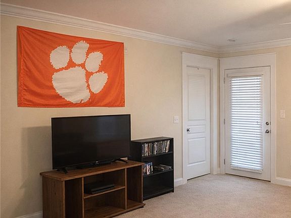 3rd image of 833 Old Greenville Hwy APT 1131