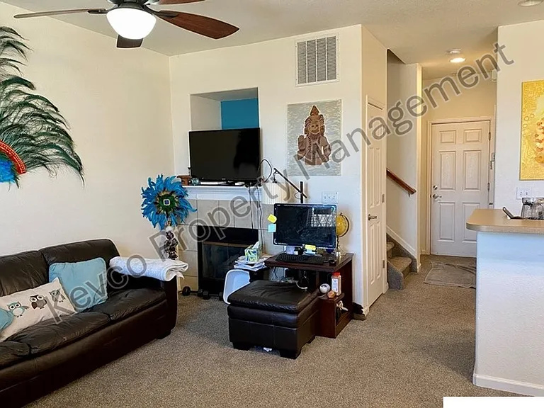 2851 Kansas Dr #F — Photo 4