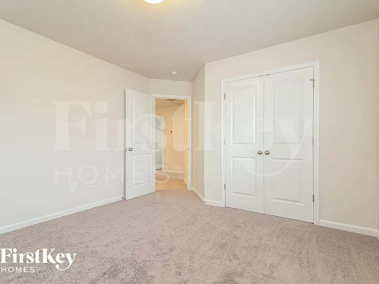 212 Ashborne Ln — Photo 11