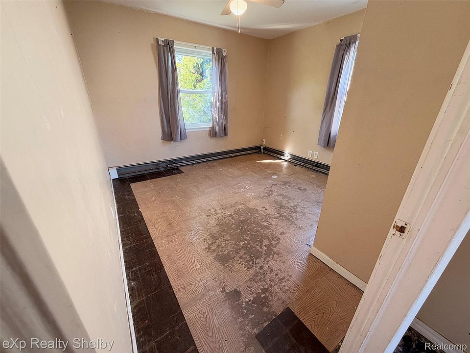 26730 Grandmont St, photo 20