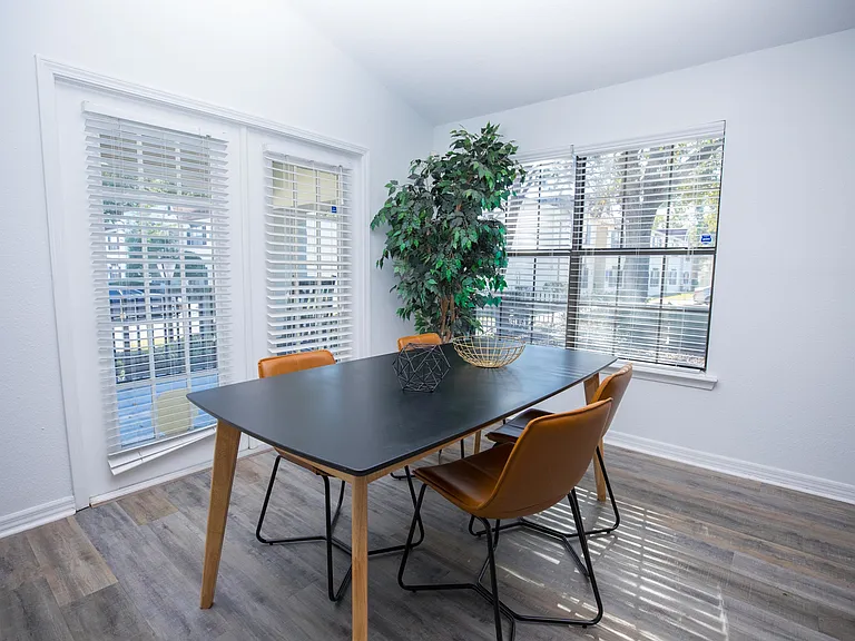 Oakview Landing Apartments — Photo 6