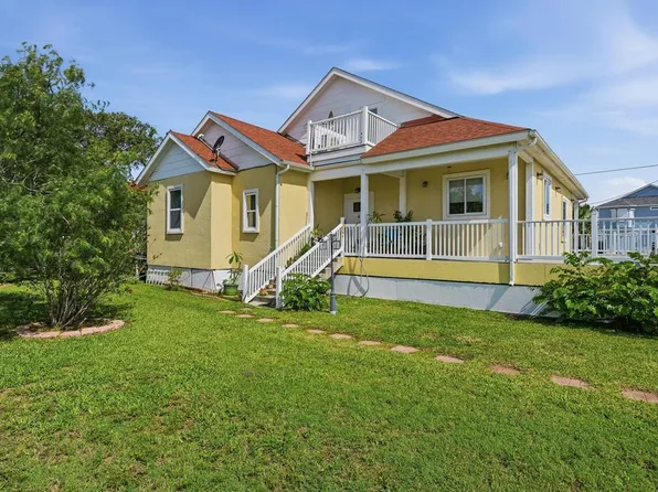 101 Copano Pkwy, Rockport, TX 78382