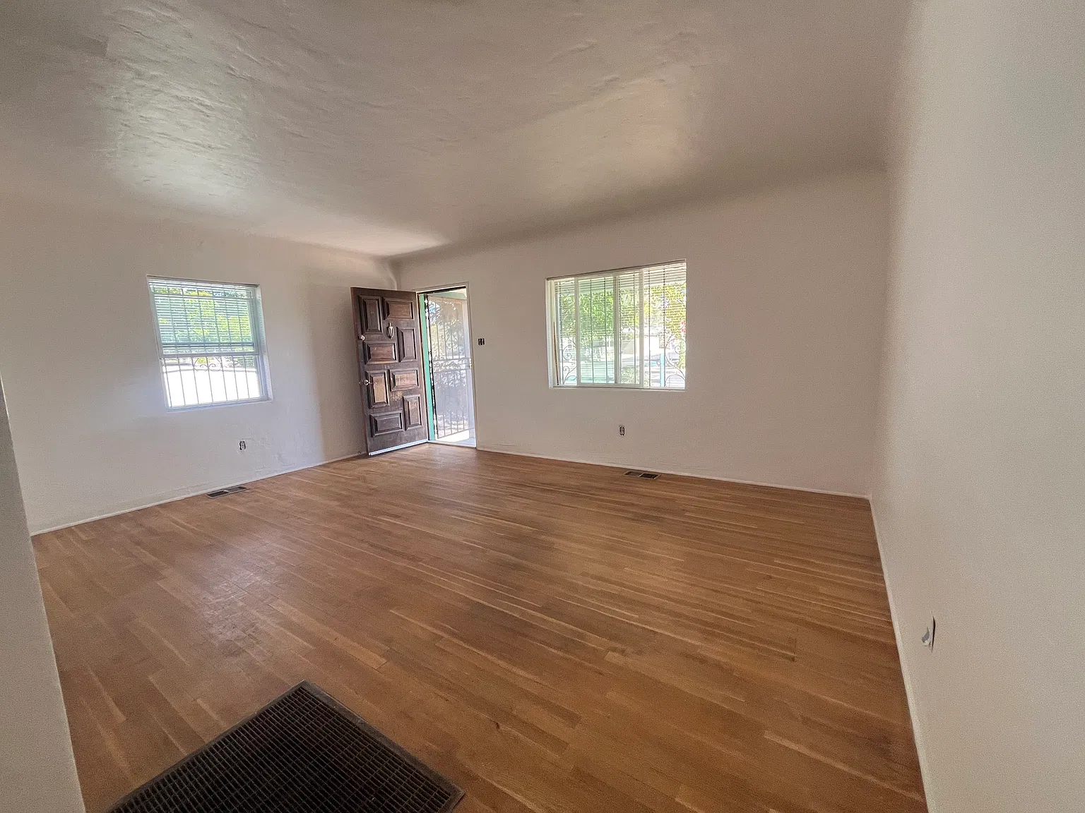 3 bed, 1788 sqft, $2,000 — Photo 2