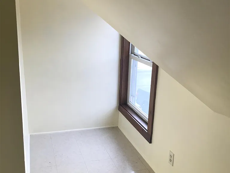 909 Stone St #1 — Photo 12