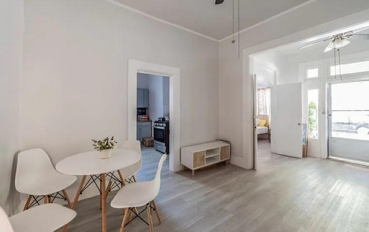 302 East Cevallos Street - 1 — Photo 3