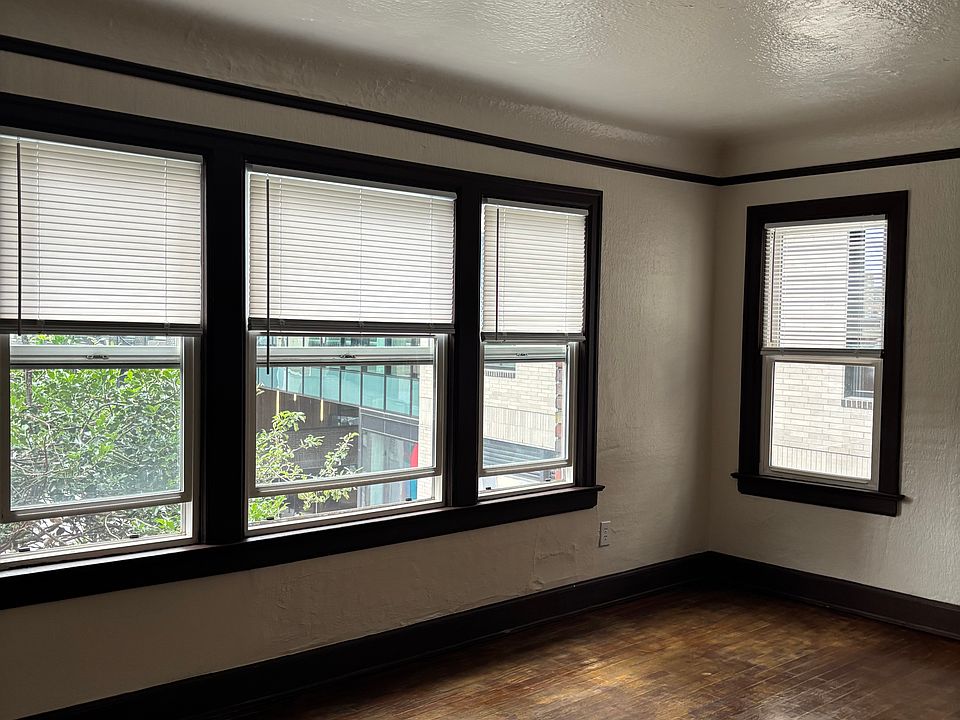 1st image of 4541 Brooklyn Ave NE