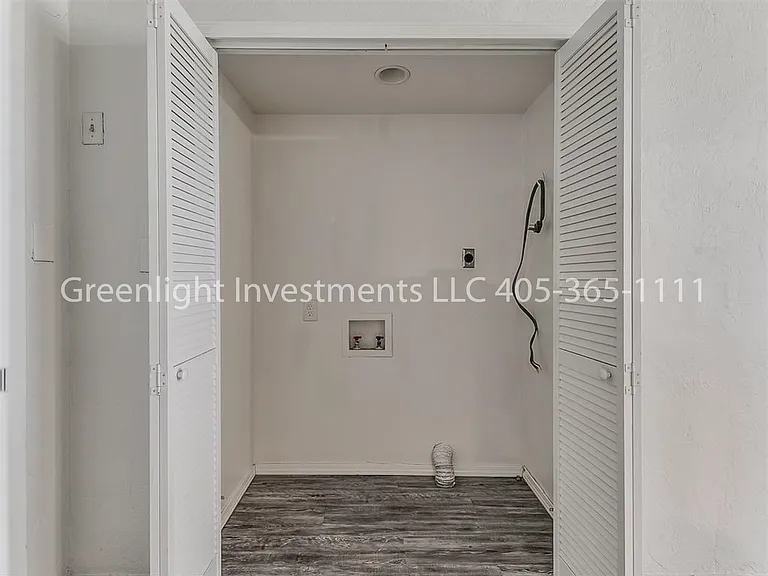 1509 Oelke Dr — Photo 26