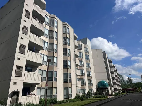 3267 King St E #105, Kitchener, ON N2A 4A4