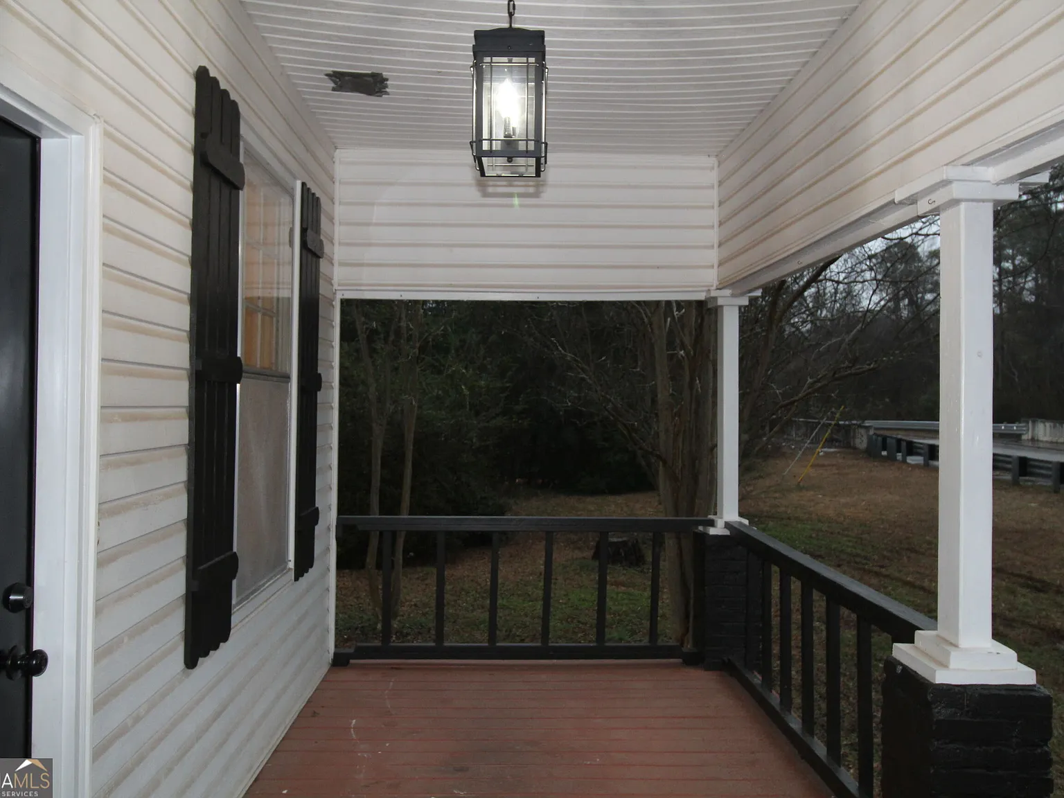 2 bed, 1.0 bath, 1064 sqft, $1,350 — Photo 2