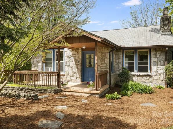 76 Wisteria Ln, Hendersonville, NC 28791