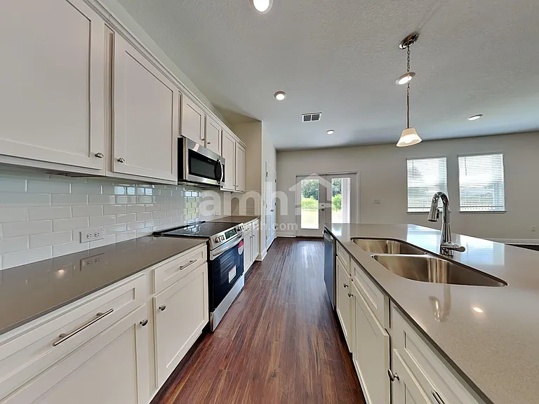 27207 Saint Andrews Ave — Photo 3