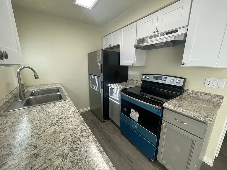 Ralph Duplex — Photo 2
