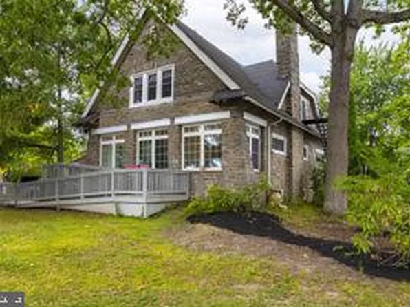 1564 Edge Hill Rd, Abington, PA 19001