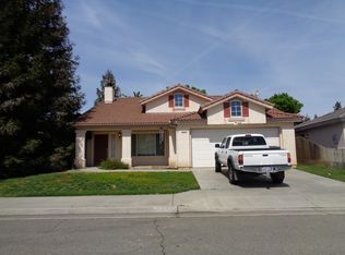 5572 W Oak Ave, Fresno, CA 93722
