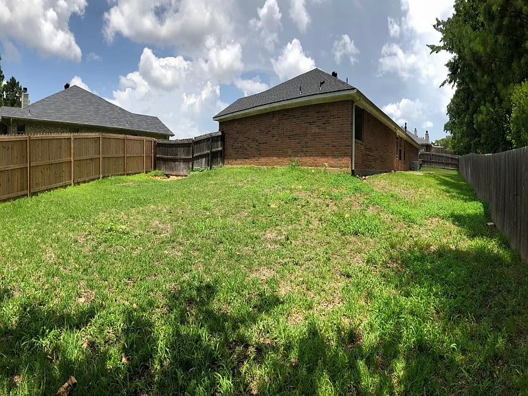 5866 Palo Pinto Dr — Photo 3