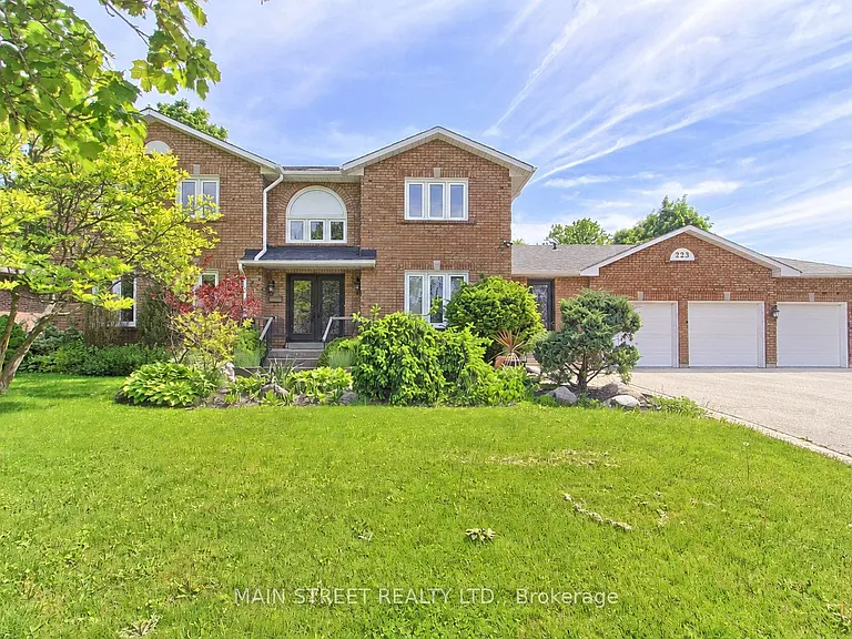 223 Burns Blvd — Photo 1