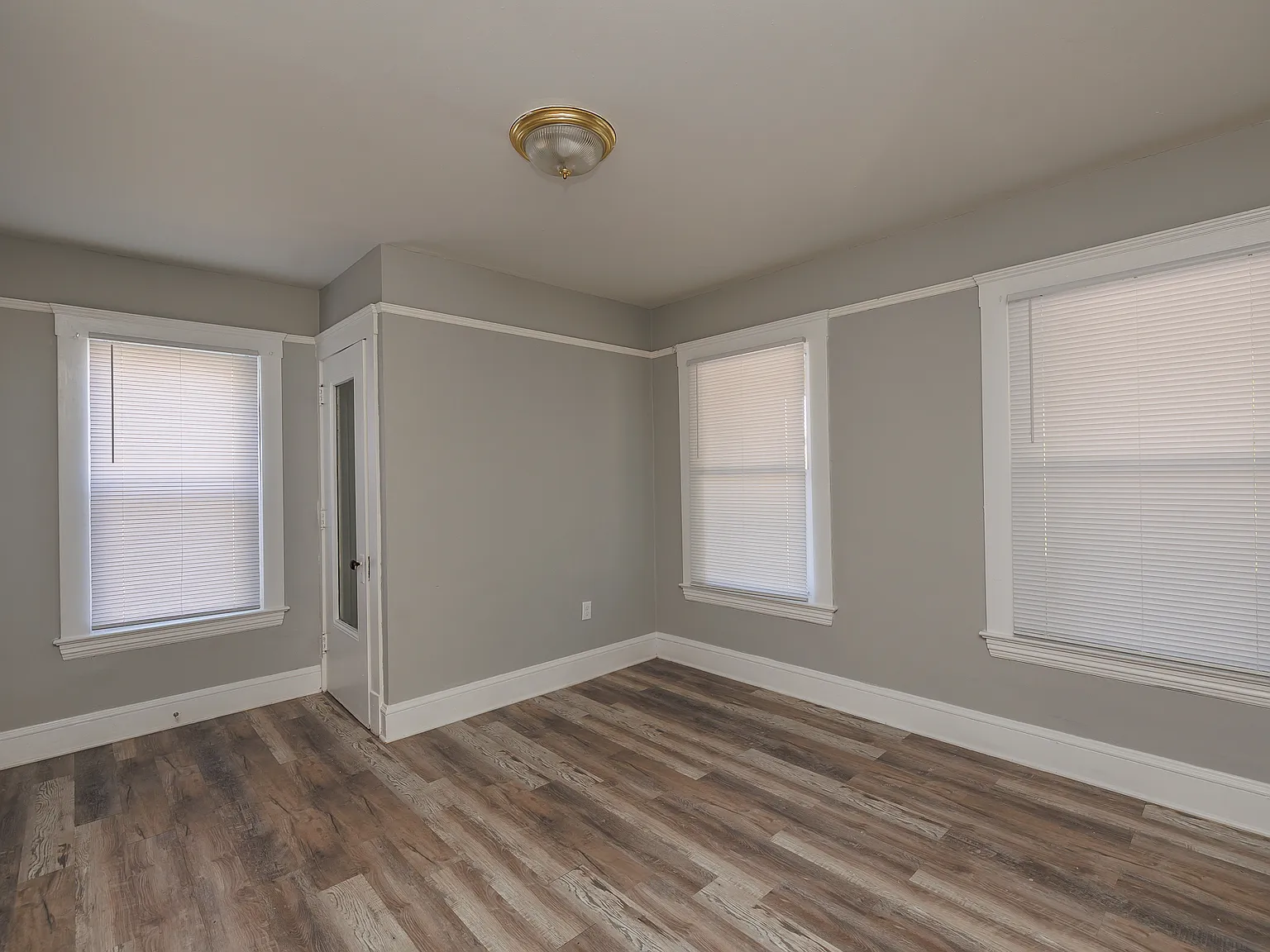 East Side Cleveland Duplex — Photo 4