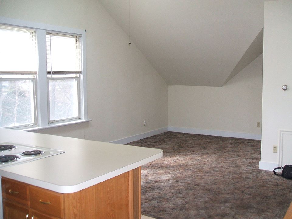 2nd image of 2309 Walnut St #2