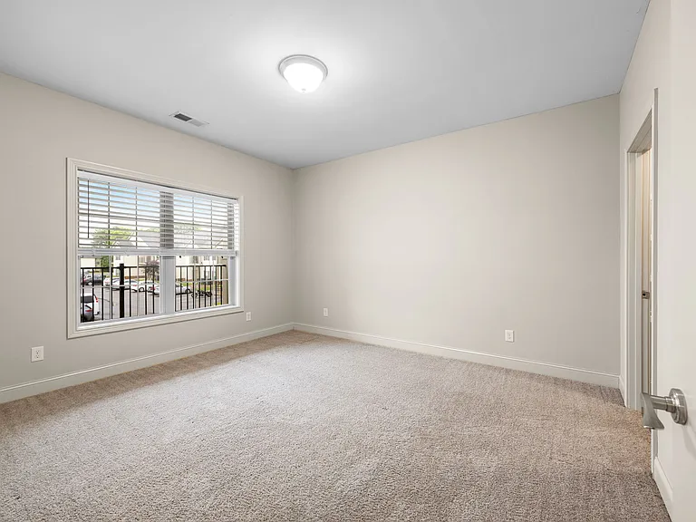 North Pointe — Photo 12