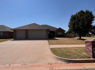 16713 Autumnwood Dr, Edmond, OK 73012