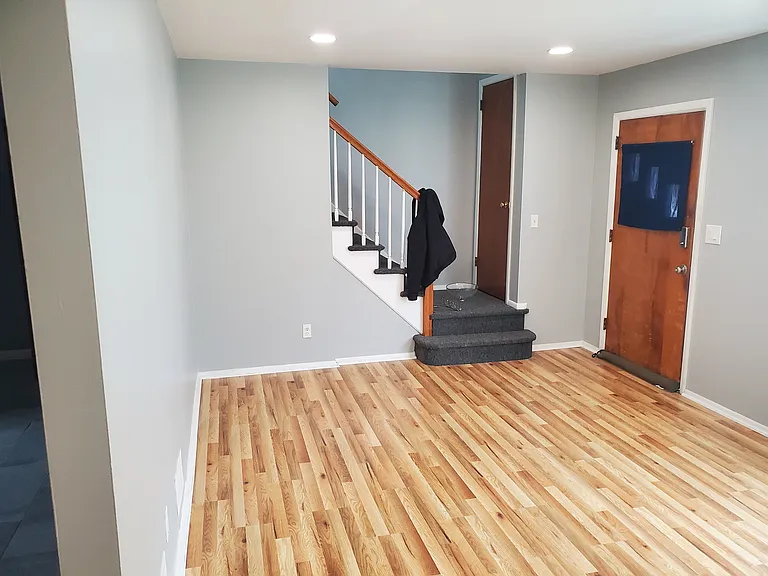 527 Oak St — Photo 3