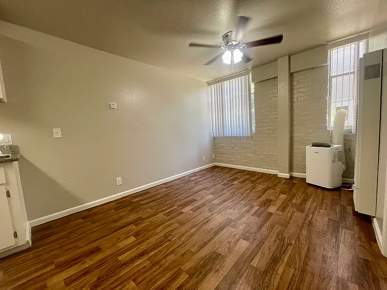 1337 N Madison St #15 — Photo 10