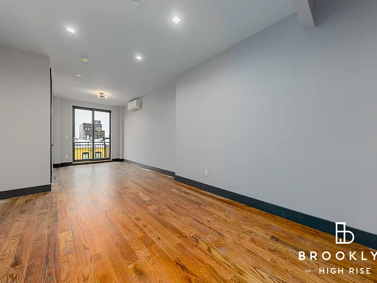1461 Gates Ave #3A — Photo 5
