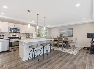 9407 Thompson Ave, Simi Valley, CA 91311