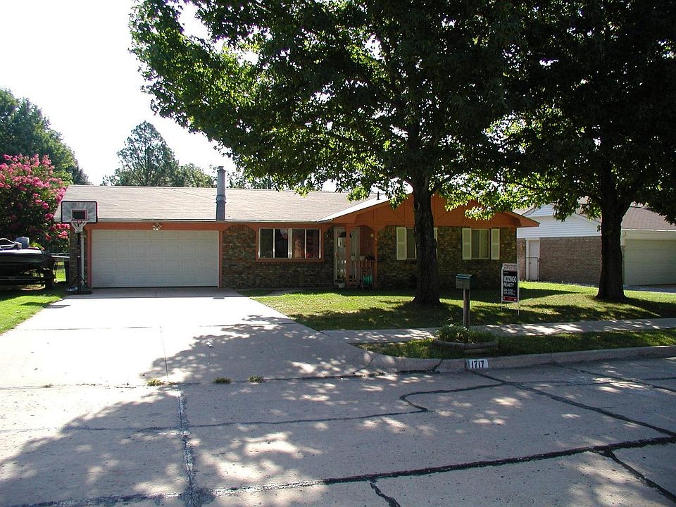 1st image of 1717 S Bedford Dr