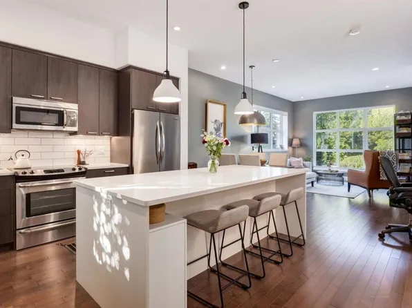 2020 W 2nd St SW, Calgary, AB T2S 1S1