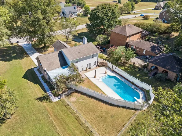 106 Rolling Meadow Dr, Clarksville, TN 37040