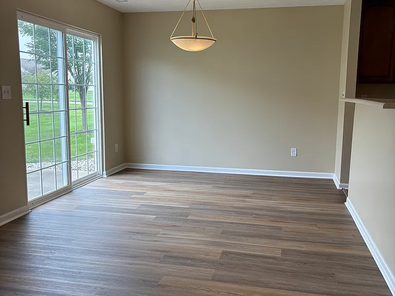 453 Filmore Dr — Photo 5