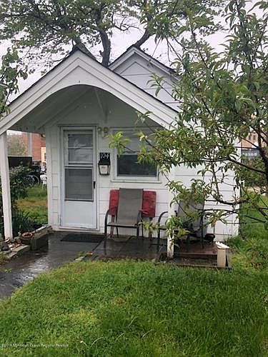 2nd image of 104 Lake Ave