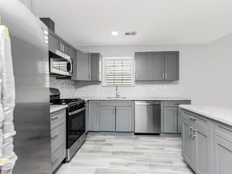 282 W Runyon St #2 — Photo 4