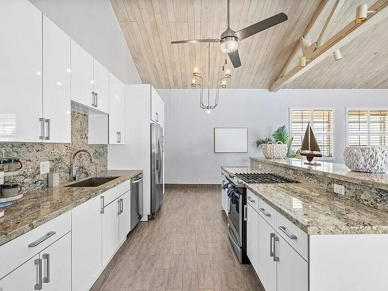 419 E Atlantic Ave — Photo 12