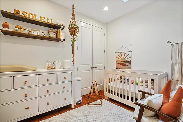 Rented by Daniel Gale Sotheby's International Realty | media 23