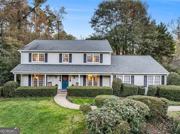 400 Robin Ct, Roswell, GA 30076